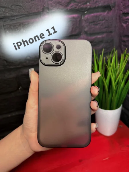 Темно-прозрачный Karfagen для iPhone 11 — почти как без чехла, но с защитой
