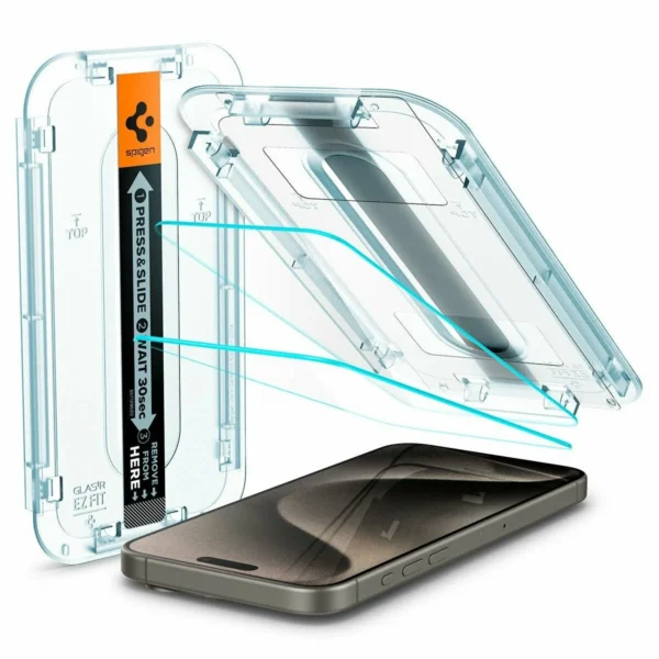 Spigen Glas.tR на iPhone 15 Pro. Alt: «Spigen Glas.tR EZ Fit iPhone 15 Pro 2025